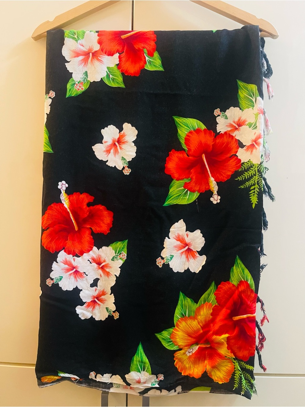 SARONG LIGHT BEACH WRAP SWIM PAREO COVER UP 60x 42 "Hawaiian Plumeria
